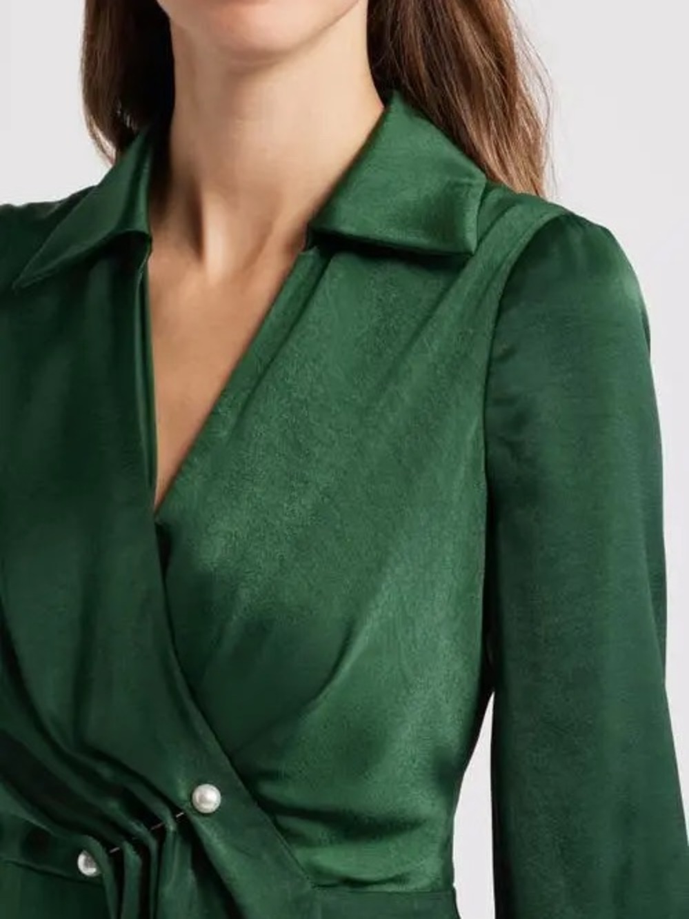 VINCE CAMUTO Green Faux Pearl Detail Satin Shirtdress - Picture 3 of 6